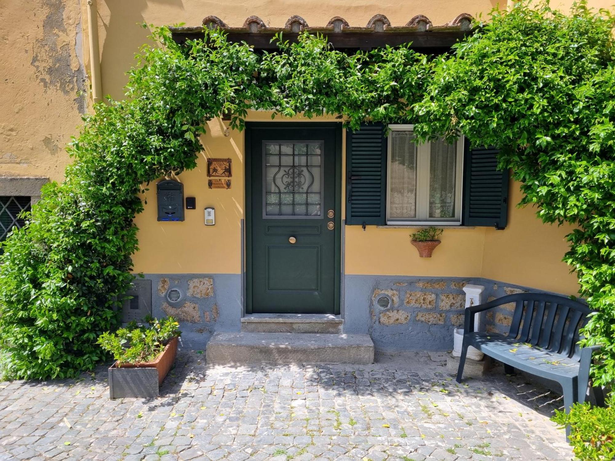Casa Vacanze Nives Tuscania Exterior foto